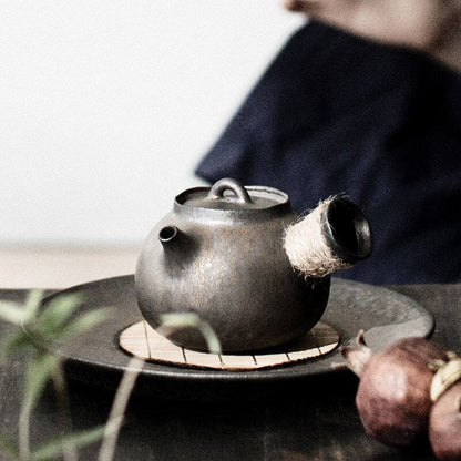 Gilt Iron Glaze Teapot Gaya Jepun Vintage Seramik Mini Kung Fu Teh Set Teapot Portable 200ml Teh Pot Office Office