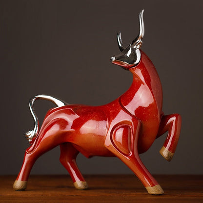 Moderne figurer Rød og svart okseskulpturharpiks Simulering Animal Statue Living Room Bookcase Crafts Accessories Hjemmeinnredning