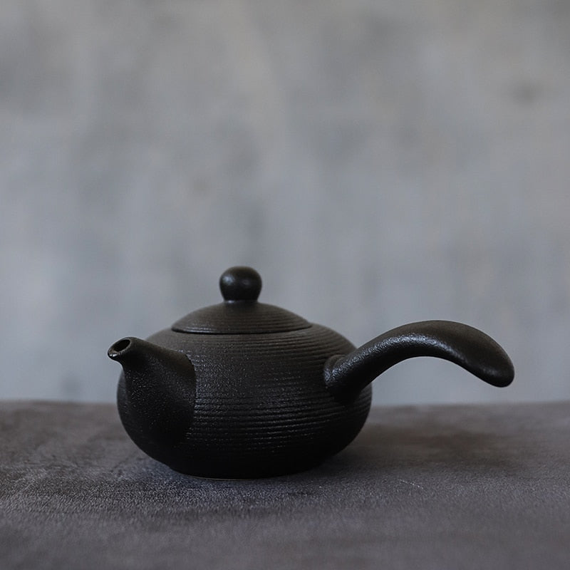 Sort porcelæn keramisk kyusu -tekande håndlavet kinesisk te pot 165 ml