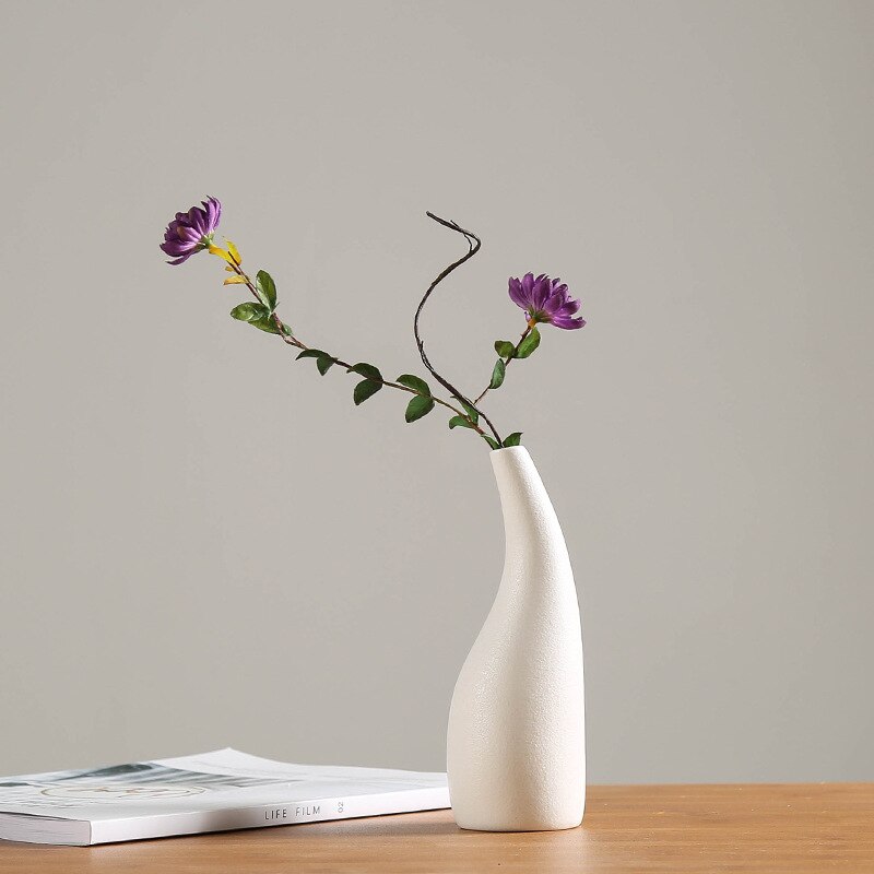 Moderne hvide keramiske vaser Kinesisk stil Enkel designet keramik og porcelænsvaser til kunstige blomster Dekorative figurer