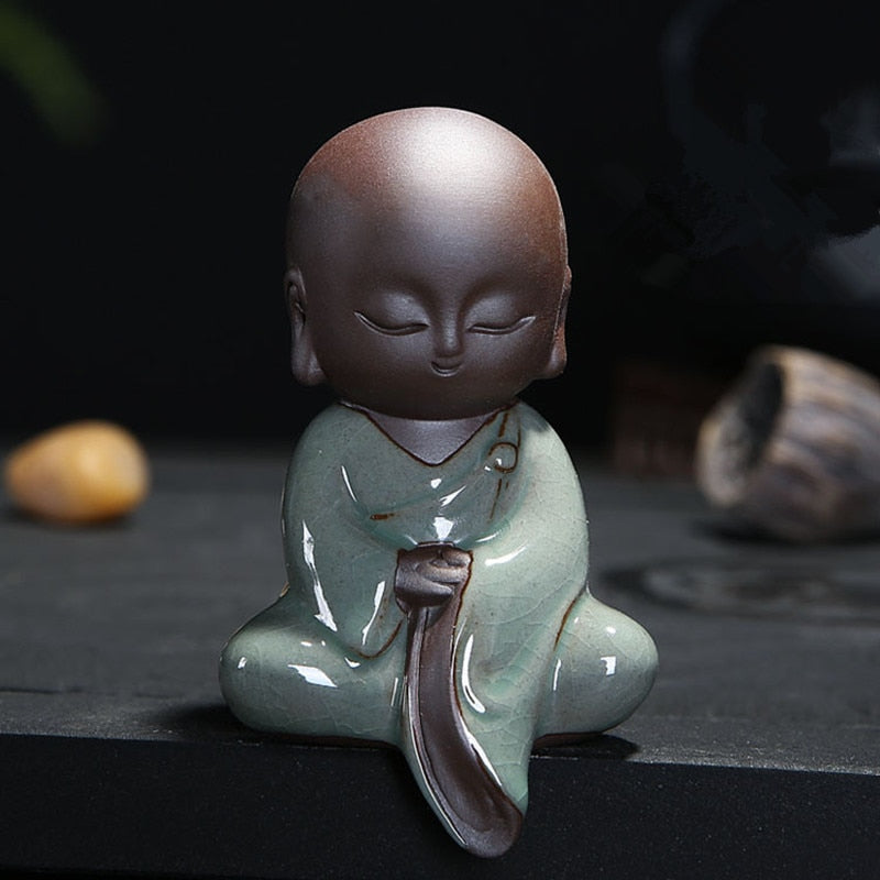 小さな仏像タータガタインディアヨガマンダラ彫刻セラミックティーセリーデント装飾ギフトホーム装飾僧k形の図形