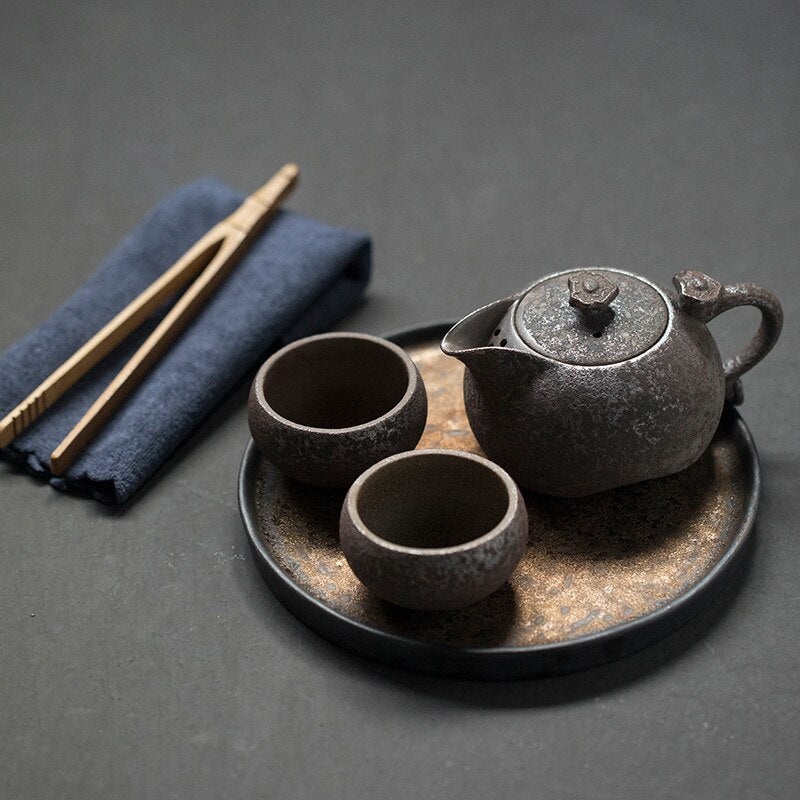 Çin Kung Fu Çay Setleri 2 Çay Farları ve Tepsi Japon Çay Seti İçecek Yazıları ile Seramik Çaydanlık