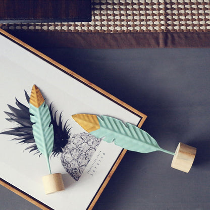 Moderne Feather houten decoraties eenvoudige miniatuurbeeldjes voor woonkamer tafel kantoor huisdecoratie accessoires