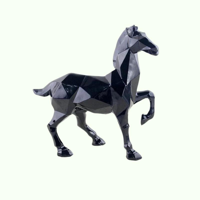 Ornamentos de la estatua de caballo blanco abstracto moderno Accesorios de decoración del hogar para la resina geométrica de la escultura del caballo negro