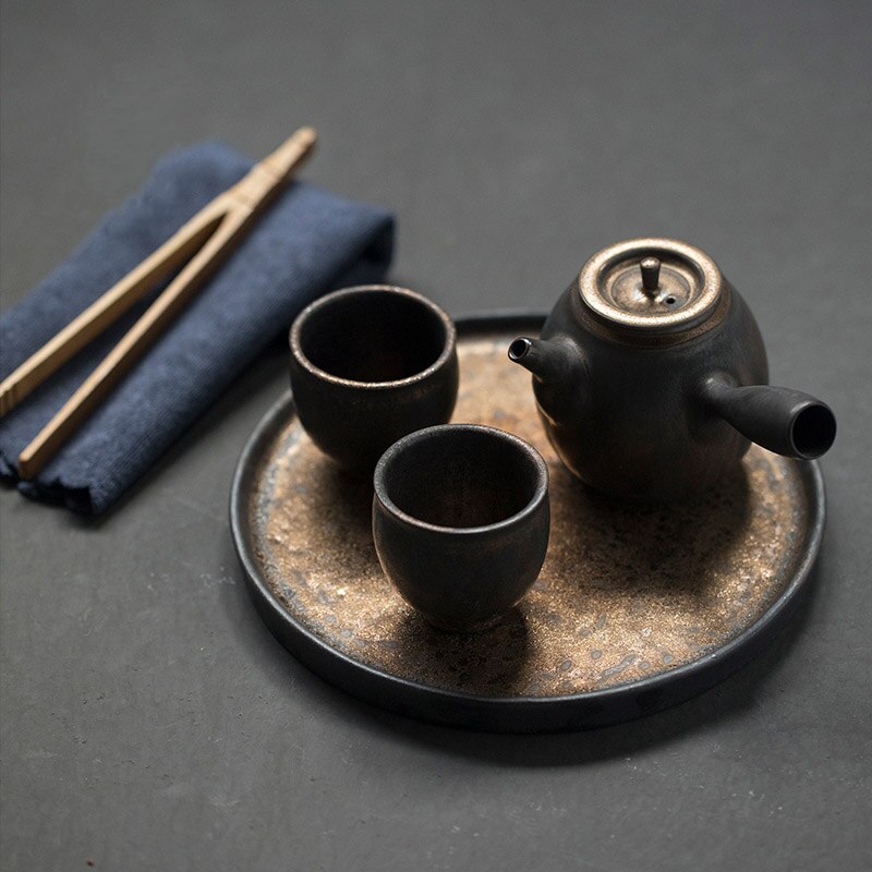 Kinesiska Kung Fu -tesatser keramiska tekanna med 2 tekoppar och bricka japansk te -set -drinkware