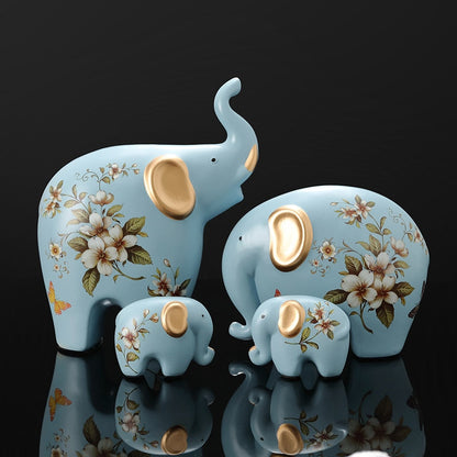 Luova norsu koristeet Perhe, jossa on kolme neljä onnekas sivuhuoneen olohuoneen TV -kaapin kuisti koristeet lahjat hahmot