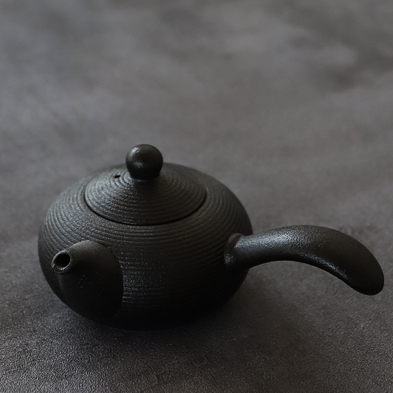 Tea tea in ceramica in ceramica da stolla nera Kyusu fatte a mano 165 ml