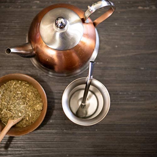 Das Yerba Mate-Set enthält eine doppelwandige Mate-Teetasse aus 18/8-Edelstahl, eine Bombilla Mate (Strohhalm) und eine Reinigungsbürste (Holz, 230 ml).
