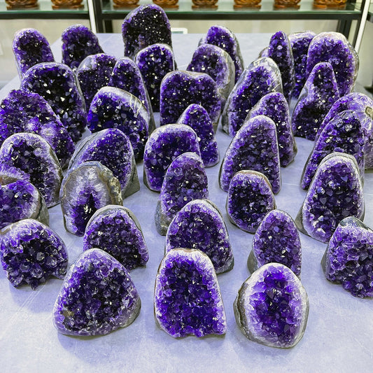 Naturlig rå ametyst geode lila kristallkvarts kluster dröm energi läkning åska ägg grossist hem dekoration