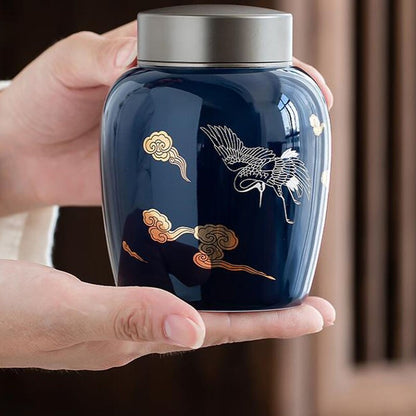 Urnas de cremação fúnebre para uma pequena jarra de cerâmica pintada à mão- ​​urnas de enterro em casa em casa
