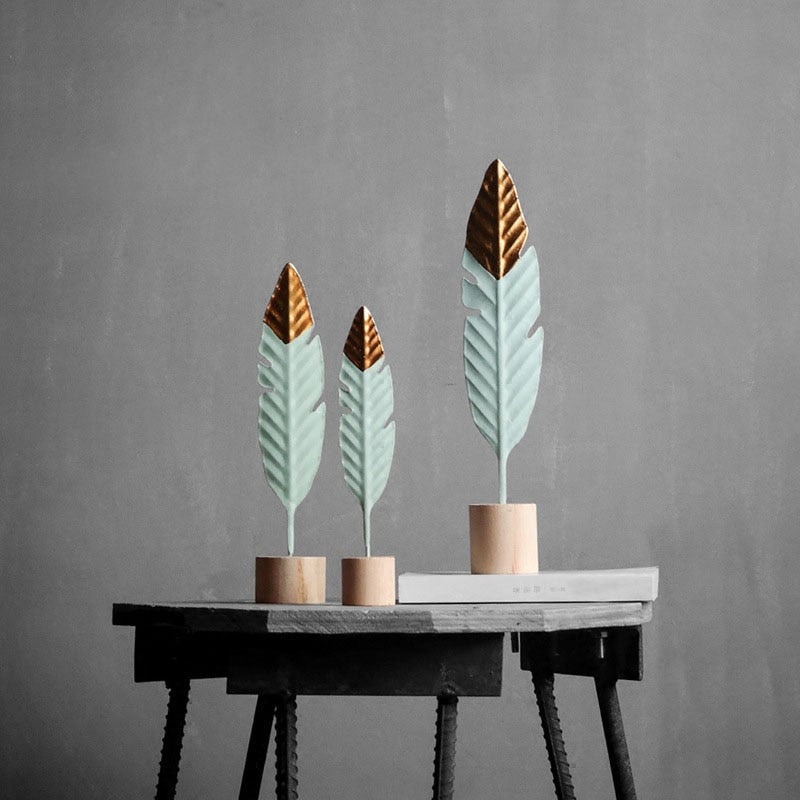 Moderne Feather houten decoraties eenvoudige miniatuurbeeldjes voor woonkamer tafel kantoor huisdecoratie accessoires