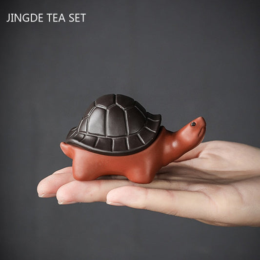 1pcs Çin Butik Mor Kil Çay Pet El Yapımı Şanslı Kaplumbağa Heykel Süsleri Ev Çay Seti Dekorasyon Aksesuarları El Sanatları