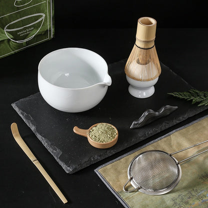 Japanse Matcha -pakken met dumpen van de mond met een kom met keramische eierklopper matcha thee lepel maccha poeder compacte geschenkdoos
