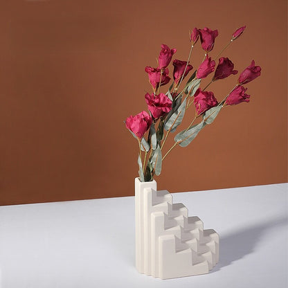 クリエイティブな幾何学的抽象的なセラミック花瓶モダンなデザインリビングルームポーチワインキャビネット装飾装飾ホームデコレーション