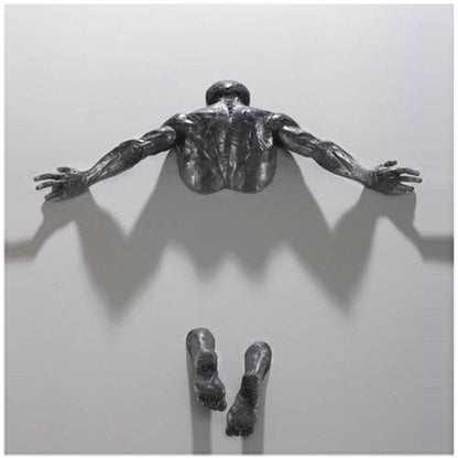 Imitazione in resina in rame ornamento astratto carattere astratto arte da parete arrampicata dall'uomo 3d attraverso la statua da parete scultura
