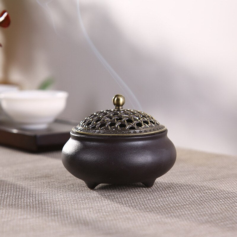 Ceramic Three-legged Incense Burner Sandalwood Agarwood Household Tea Ceremony Indoor Incense Burner for Buddha