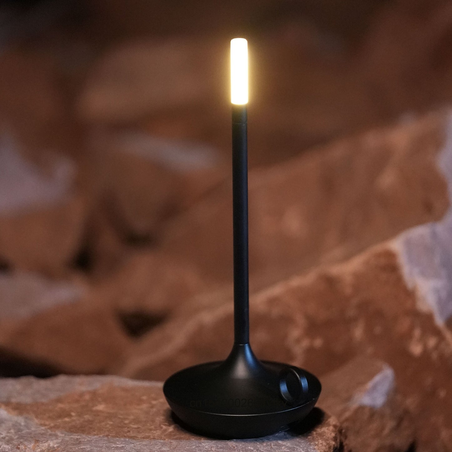 Lámpara de mesa para dormitorio recargable lámpara táctil inalámbrica Vela de campamento Lámpara creativa recargable Lámpara de escritorio USB-C