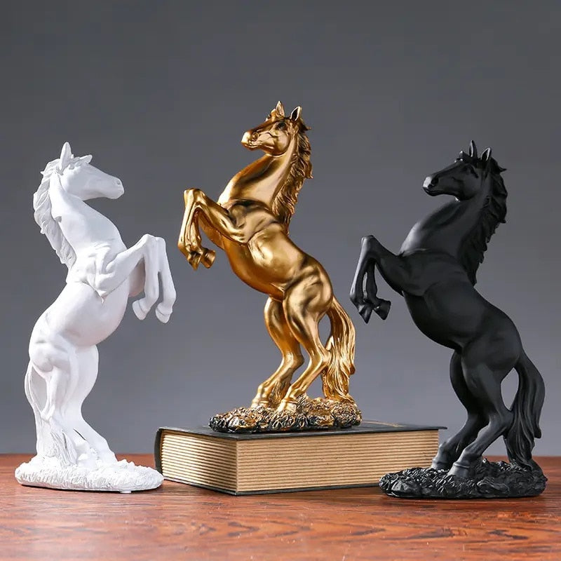 Kreative Gold-Silber-schwarze Pferdeharz-Skulptur, Pferdemodell, Heimdekoration, Tierdekoration, Wohnzimmer, Büro, Basteldekoration 