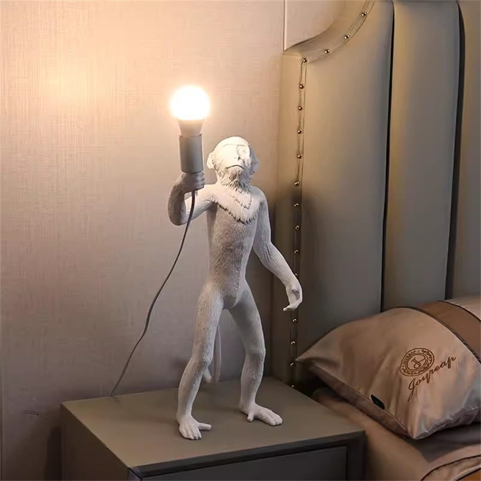 현대식 LED 아트 원숭이 바닥 조명 수지 살아있는 팔러 스터디 룸 복도 천장 조명 홈 인테리어 장식을위한 LED 바닥 램프
