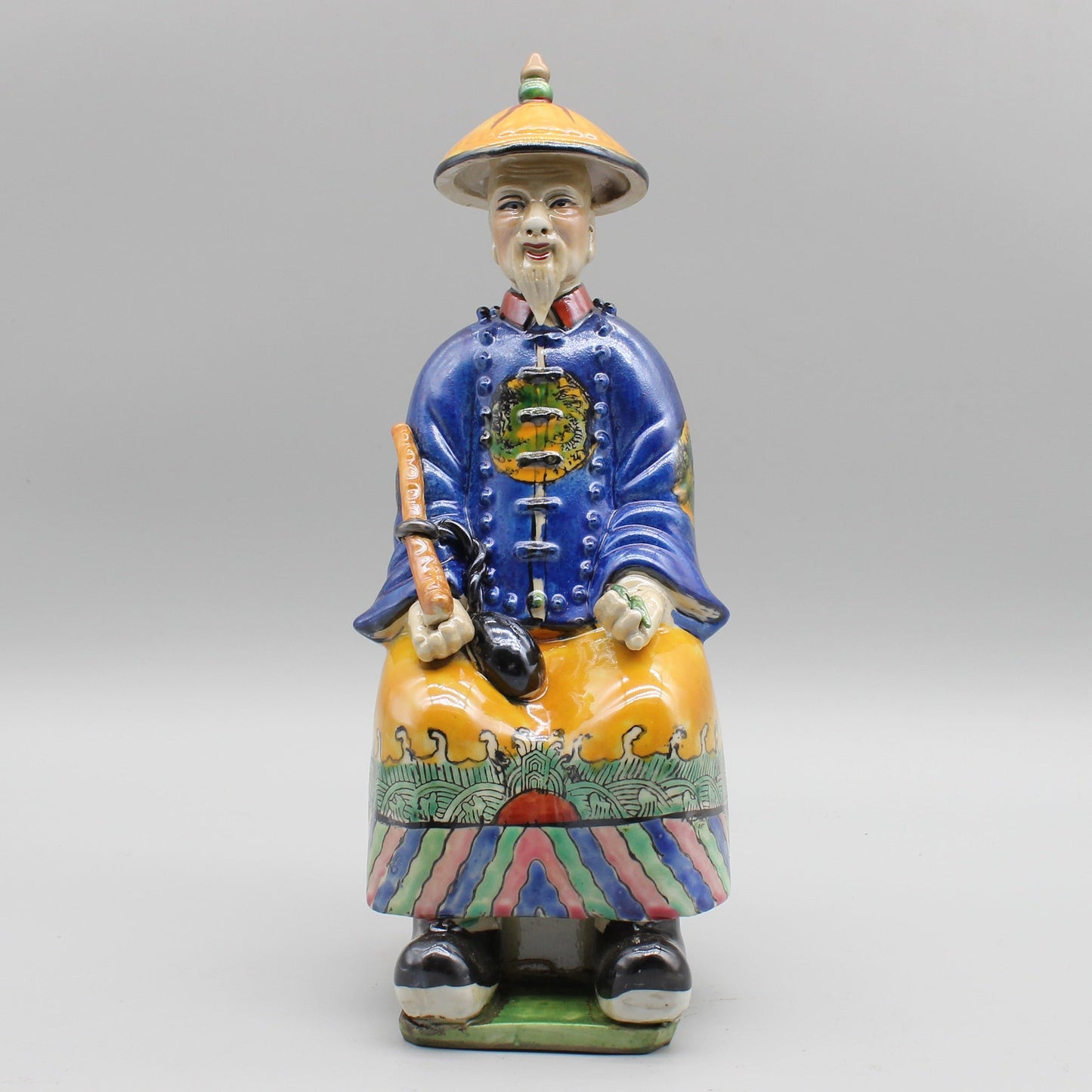 Keraaminen kiinalainen keisaripatsas, käsinmaalatut keraamiset hahmot, värikäs posliini, kodinsisustus