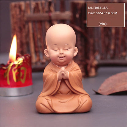 Simpatiche figurine di status di piccolo monaco religione religiosa Buddha Resin Crafts scrivania Miniature ornamenti accessori per la decorazione della casa decorazione per auto