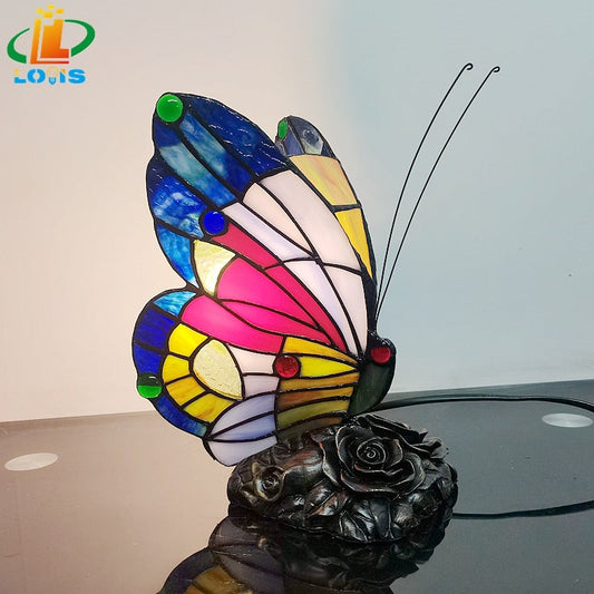 Neue amerikanische Schmetterlings-Nachttischlampe im Tiffany-Stil, Schlafzimmer, Nachttisch, Fütterungsbar, Ambiente, Buntglas-Lampendekoration 