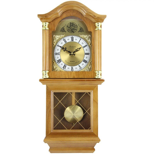 Bedford Clock Collection Classic Golden Oak Chiming Wall Clock med svängande pendel
