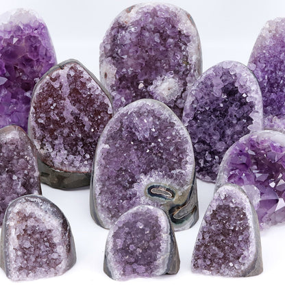 Naturlig rå ametyst geode lila kristallkvarts kluster dröm energi läkning åska ägg grossist hem dekoration