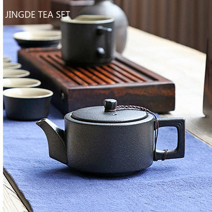 Creative Grourse Pottery Teapot Tea Infuser Antique Black Porcelain Puer'eh Tea Pot Giappone Set di tè fatti a mano