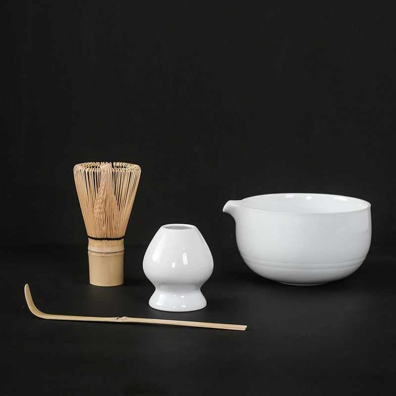 Trajes japoneses de matcha con vertido de boca del tazón con cebadora de huevo de cerámica cuchara de té de caja de regalo compacta de polvo de maccha