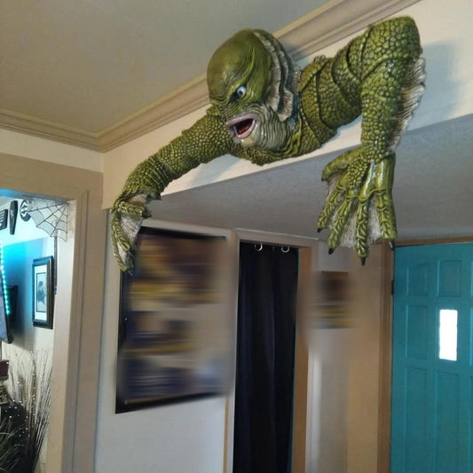 Makhluk dari Black Lagoon Grave Figure Model Ruang Tamu Luar Outdoors Dekorasi Lizard Man untuk 2023 Hadiah Halloween Lucu