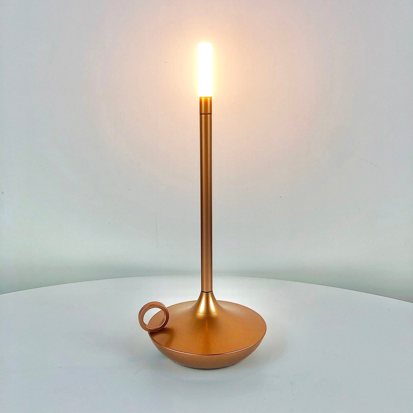 Yatak odası için masa lambası şarj edilebilir kablosuz dokunmatik lamba kampı mum yaratıcı lamba şarj edilebilir usb-c masa lambası
