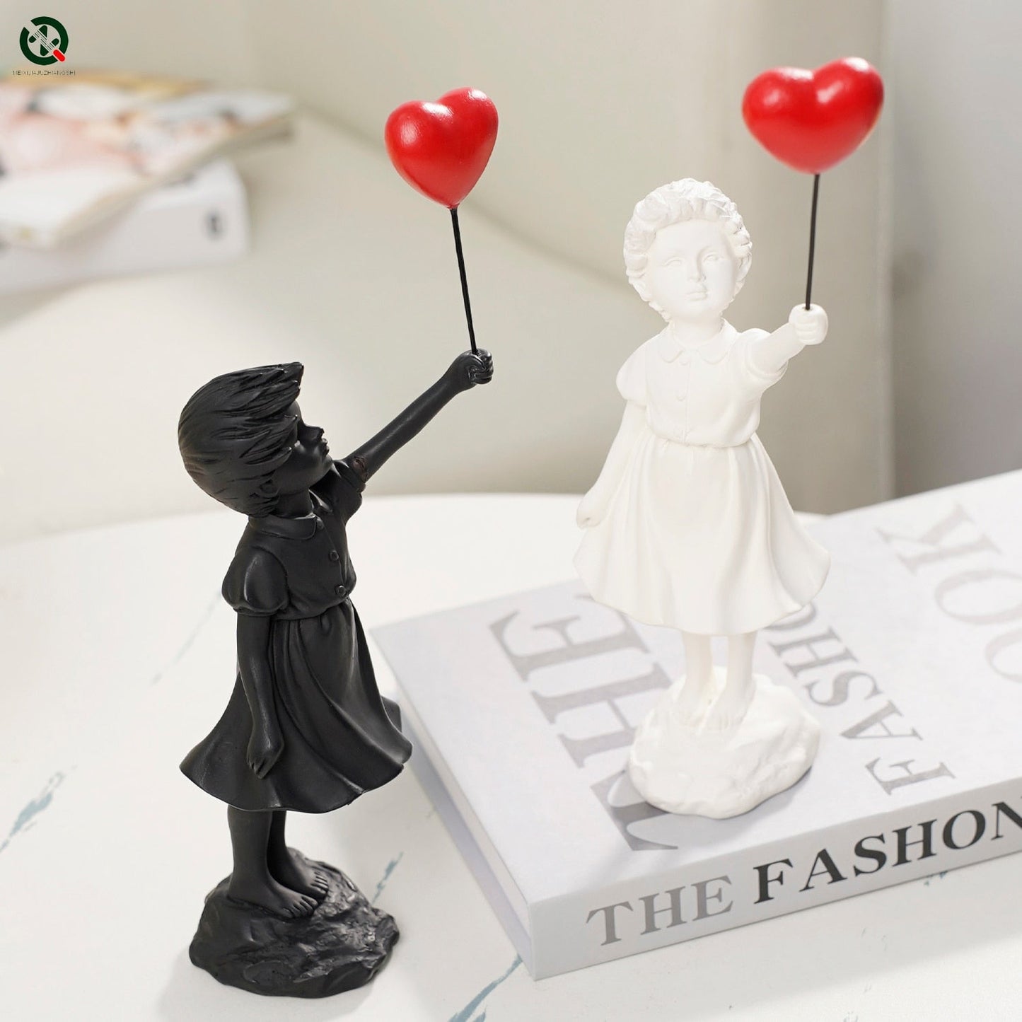 Flying Balloon Girl Figurine, Banksy Home Decor Modern Art socha, pryskyřičná postava Craft Ornament, sběratelská socha