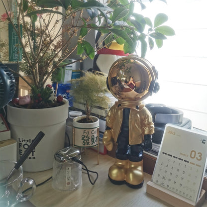 Artlovin 창조적 인 수지 만화 우주 비행사 동상 가정 장식 입상 데스크톱 장식 조각 북유럽 실내 장식품 선물