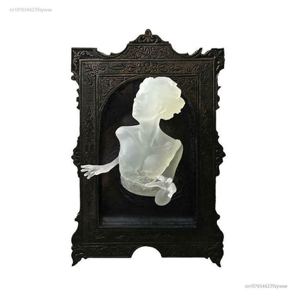 ゴースト・イン・ザ・ミラー・ウォール・プラーク・ハロウィーン・ホラー彫刻悪魔の手の明るいディスプレイ・ミラー・樹脂クラフト家の装飾新しい2023