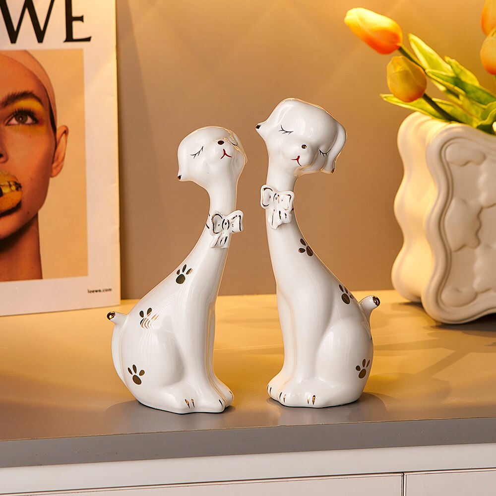 Kreatif 2PCS Porcelain Dog Figurine Hiasan Rumah Kerajinan Bedside Table Hiasan Hiasan Hiasan Meja Komputer Pejabat Cantik