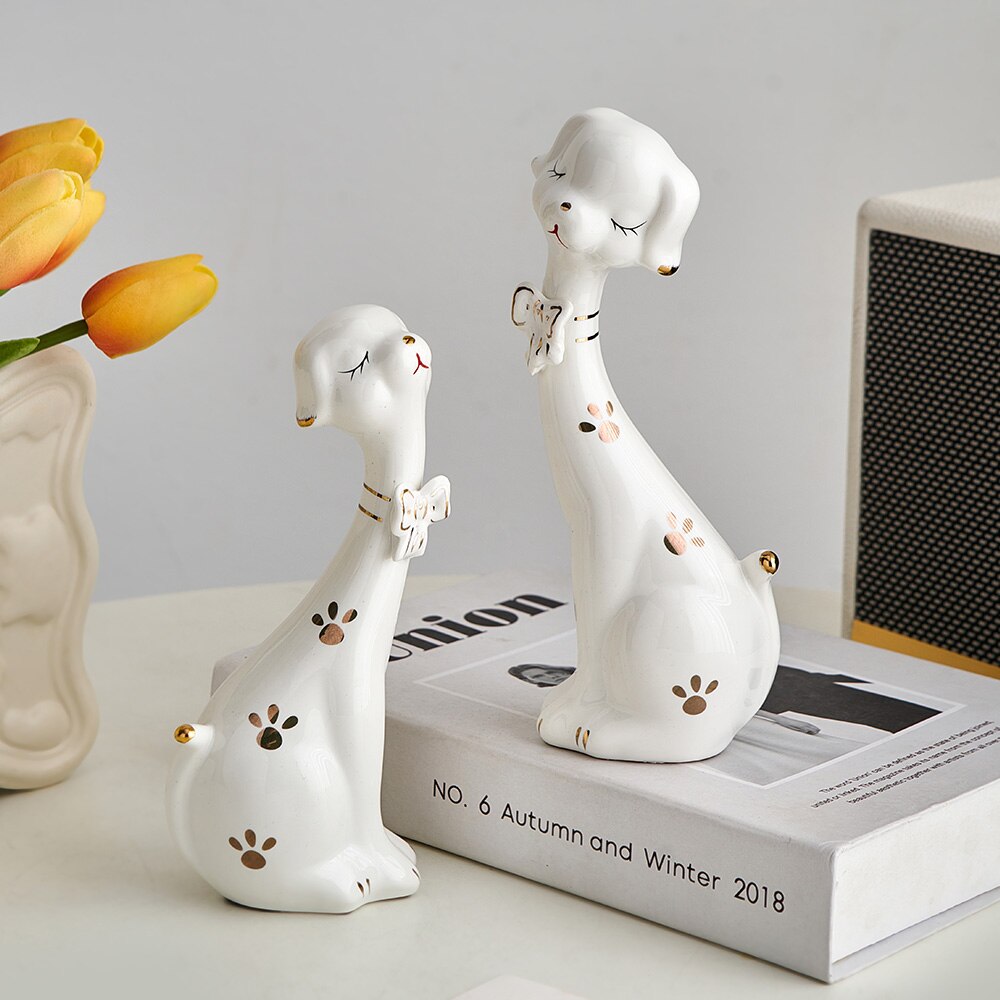 Yaratıcı 2pcs porselen köpek figürinleri ev dekorasyon el sanatları başucu masa süsleri güzel ofis bilgisayar masası dekorasyon hediyesi