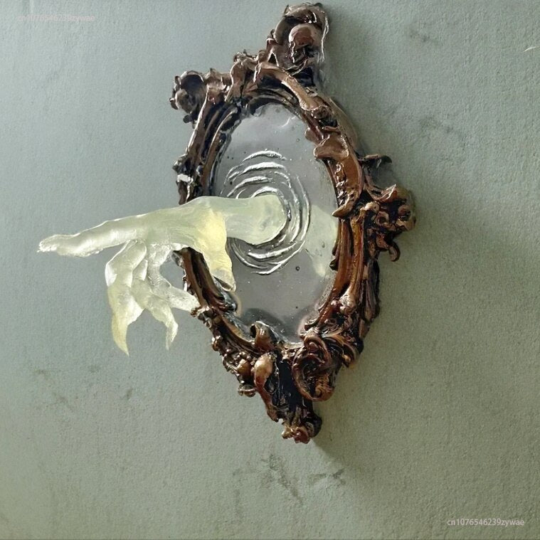 Ghost in the Mirror Plaque de la pared Halloween Horror Horror Hand Hand Luminoso Display Mirror Resin Crafts Decoración del hogar Nuevo 2023