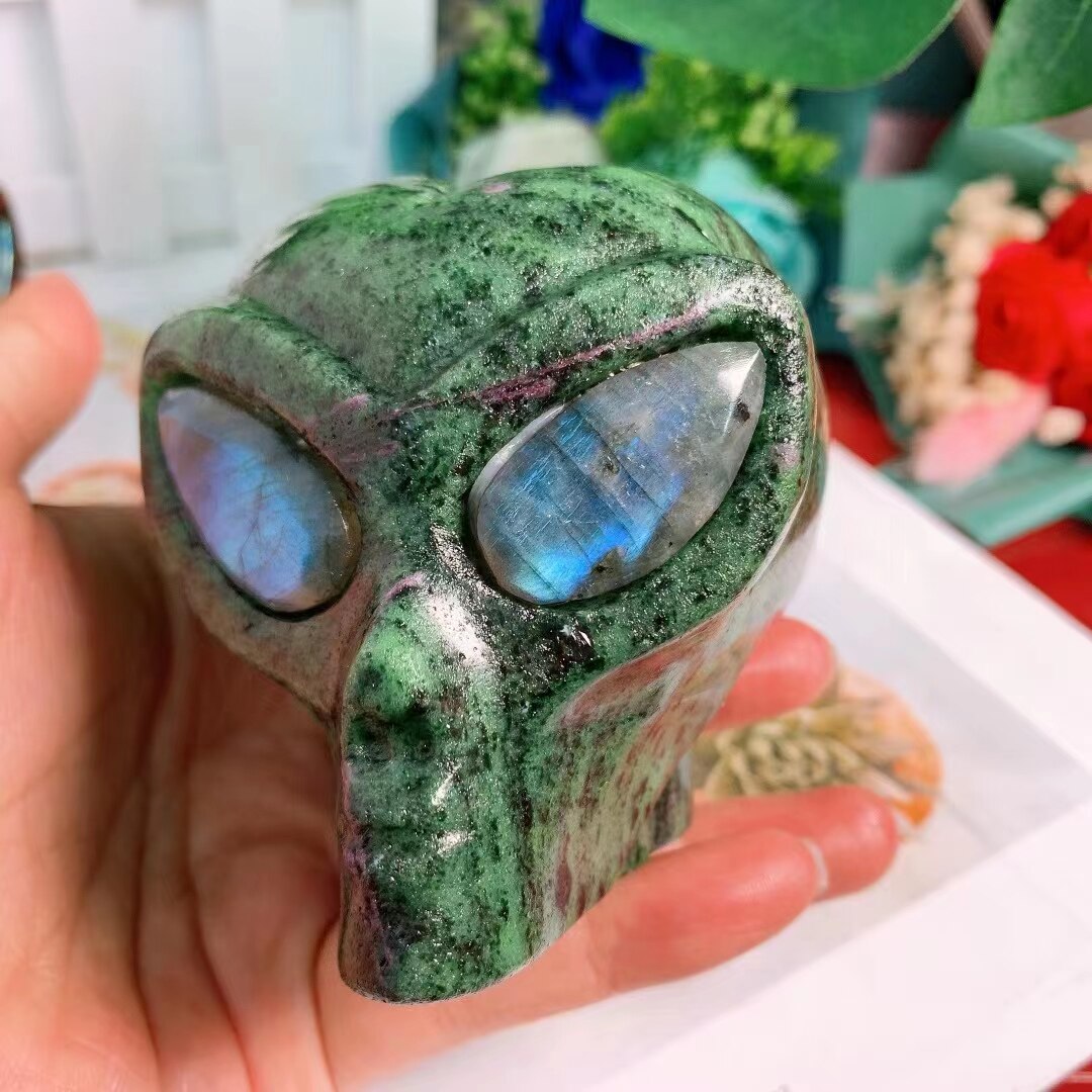 Batu Alam Ukir Figurine Alien Skull Patung Penyembuhan Kristal Bahan Berbeda Dekorasi Batu Permata Koleksi 1 pcs