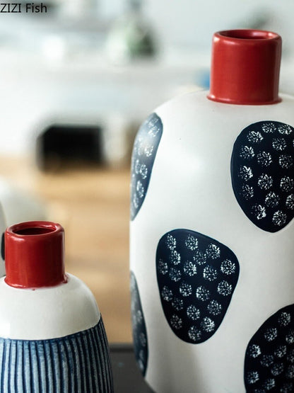 モダンな日本のセラミックフラワー花瓶小さな口径アートフラワーアレンジリビングルームベッドルームデスクトップ花瓶の家の装飾工芸品
