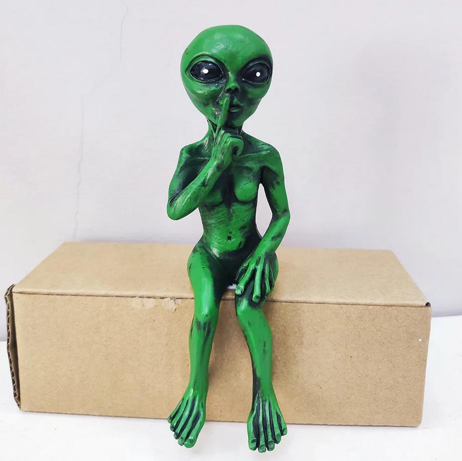 UFO Alien Cute Statue Sculpture Halloween Decor for Outdoor Garden Home Desk Organizer Office Accessories Party Decor Kids Gaver
