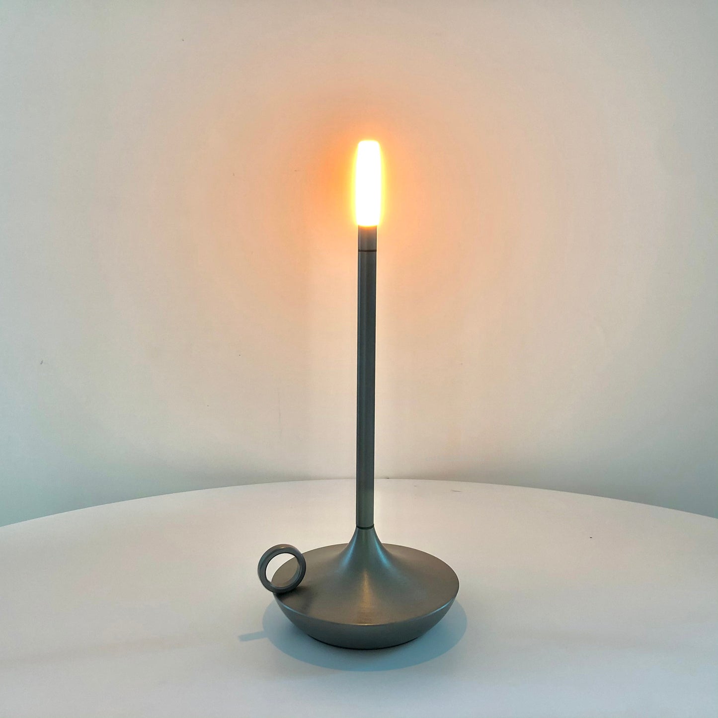 Tafellamp voor slaapkamer oplaadbare draadloze aanraaklamp camping Candle Creatieve lamp Oplaadbare USB-C-bureaulamp