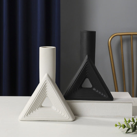 Vase triangulaire en céramique de Style nordique, Vase géométrique de fleurs séchées, décoration de Table de luxe pour mariage, décor blanc pour salon 