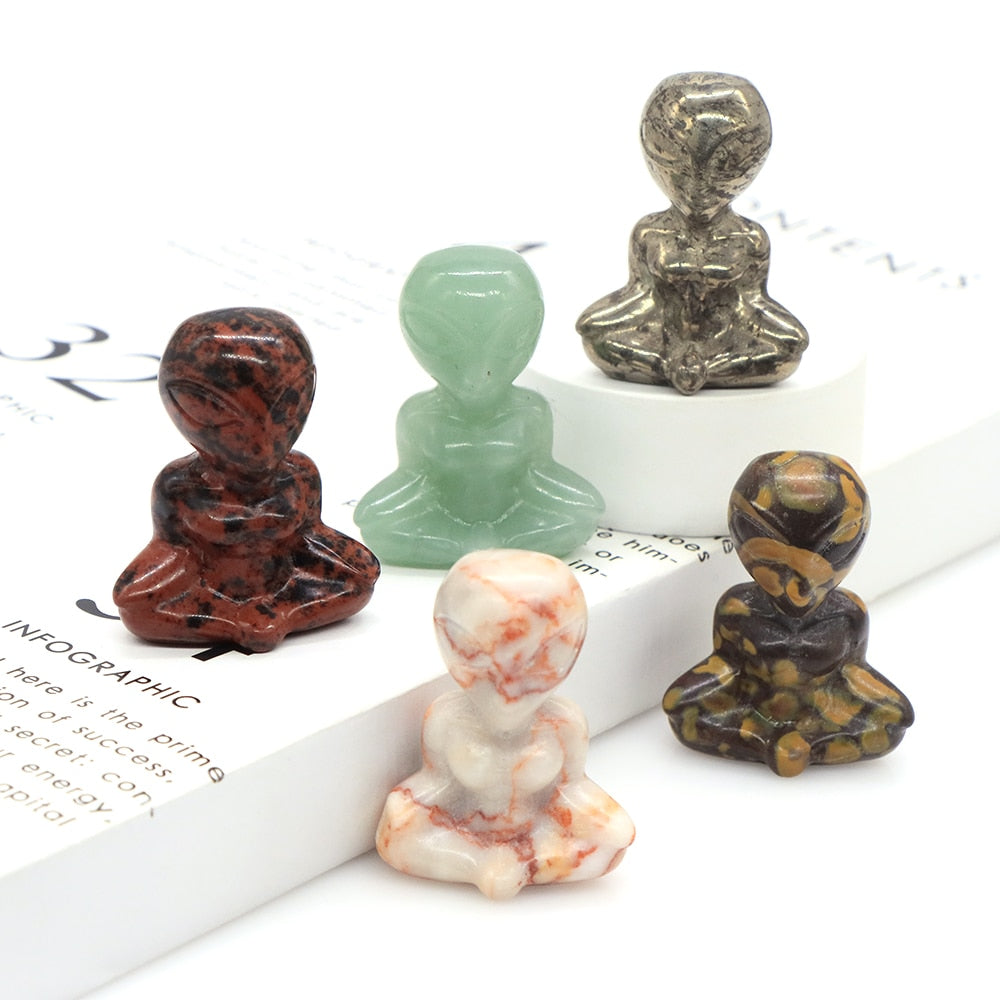 Estátua de alienígena de ioga de 1,6 ", pedra natural de reiki, cristal esculpido, arte abstrata, artesanato, meditação de cura, decoração de quarto de casa, presente