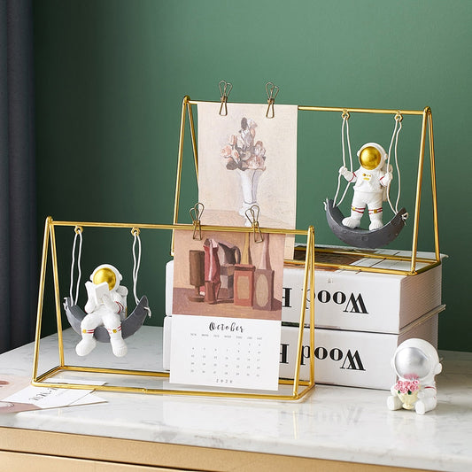 Kawaii oda dekorasyon ev aksesuarları reçine süslemesi astronot modeli salıncak takvim figürler ofis masası dekoratif hediye