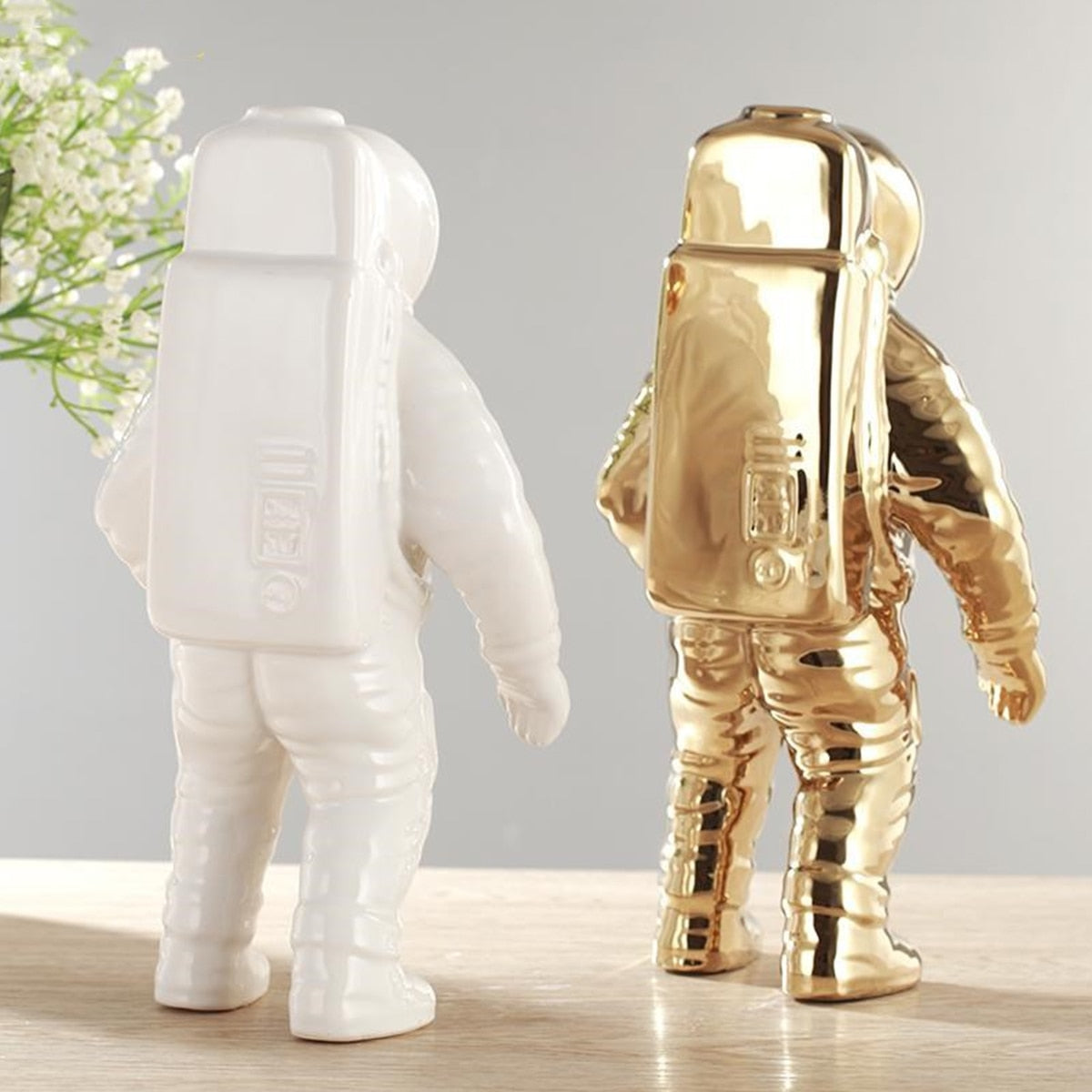 Gold Space Man Sculpture Astronaut Vas Seramik Kreatif Model Model Modern Model Ornament Patung Tabletop Home Hiasan