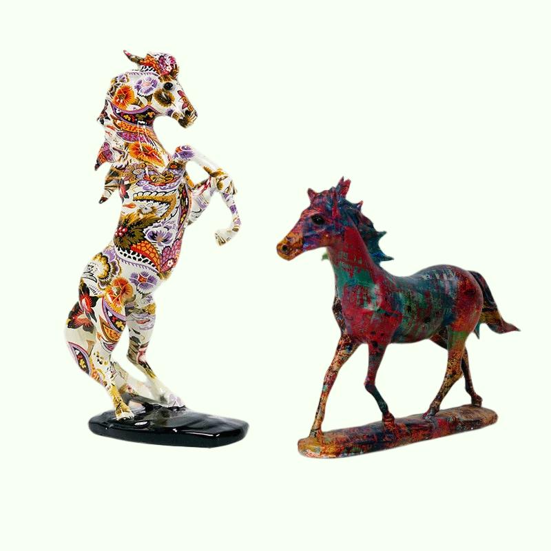 A graffiti resina de cavalos artesanato decoração de decoração de decoração de decoração de decoração de varanda decoração e ornamentos