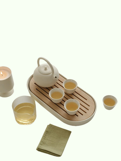Kungfu Tea Set med slinghandtag Infuser, varm mattkrämglasyr, med bambu som serverar bricka, födelsedag/festgåvor