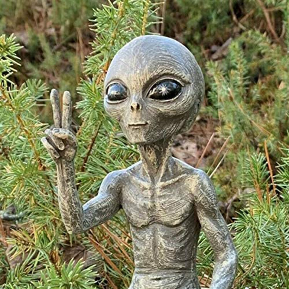 New Outer Space Alien Accessories Statue Martians Garden Figurine Set For Home Indoor Outdoor Decoration Courtyard Ornaments