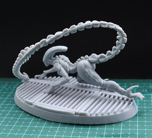 100mm 75mm Resin Model Kits Female Alien Figure Sculpture Unpainted No Color DW-053